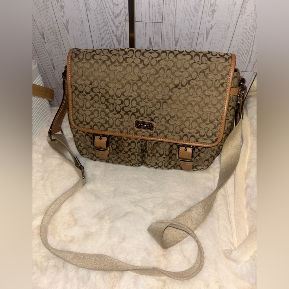 Coach Brown Signature Messenger Bag with Tan Trim excellent condition !